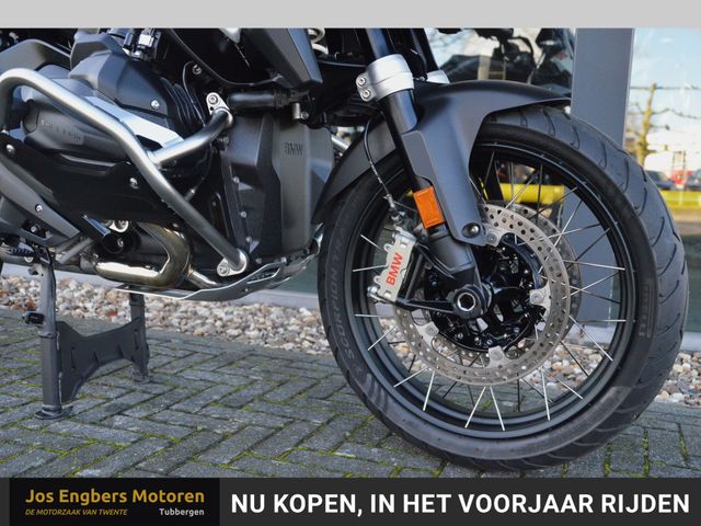 bmw - r-1300-gs-triple-black