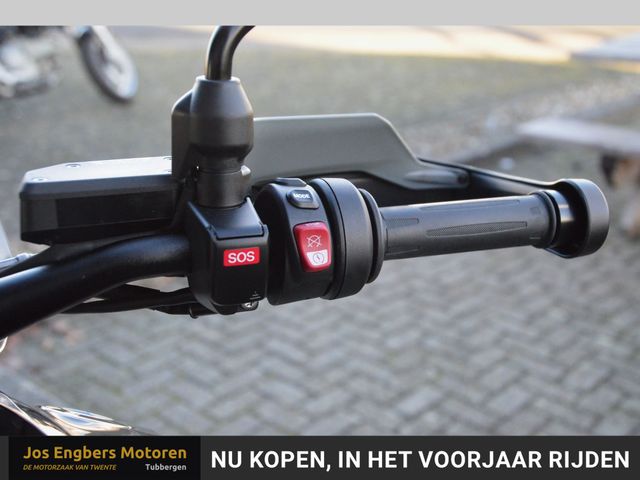 bmw - r-1300-gs-triple-black