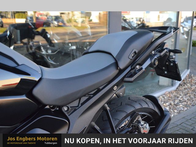 bmw - r-1300-gs-triple-black