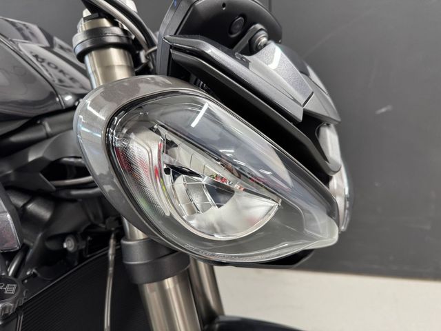 triumph - street-triple-rs