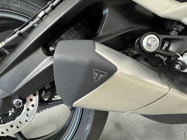 triumph - street-triple-rs