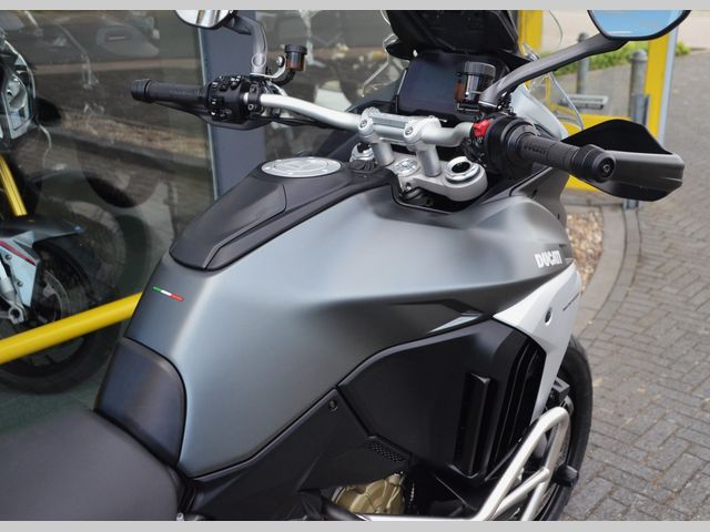 ducati - multistrada-v4-s