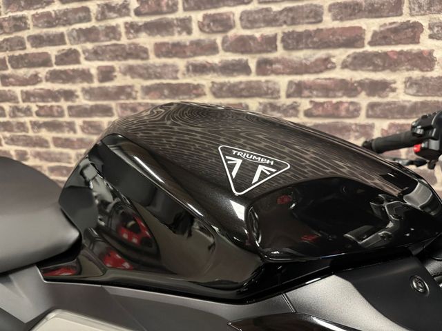 triumph - daytona-660