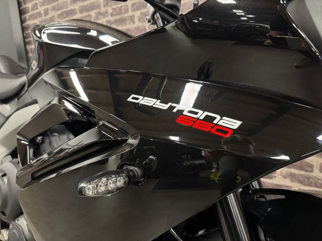 triumph - daytona-660