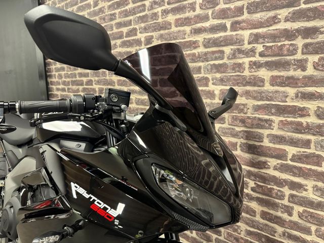 triumph - daytona-660