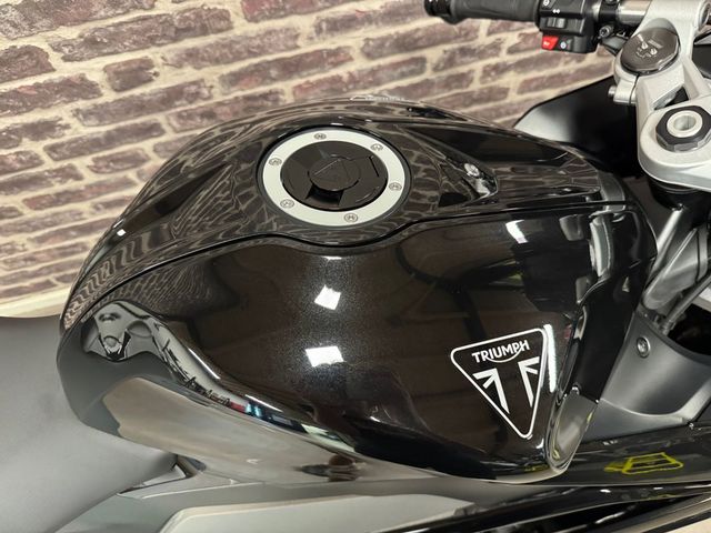 triumph - daytona-660