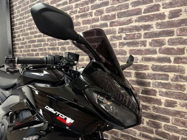triumph - daytona-660