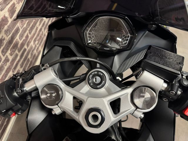 triumph - daytona-660