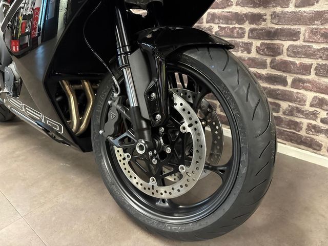 triumph - daytona-660