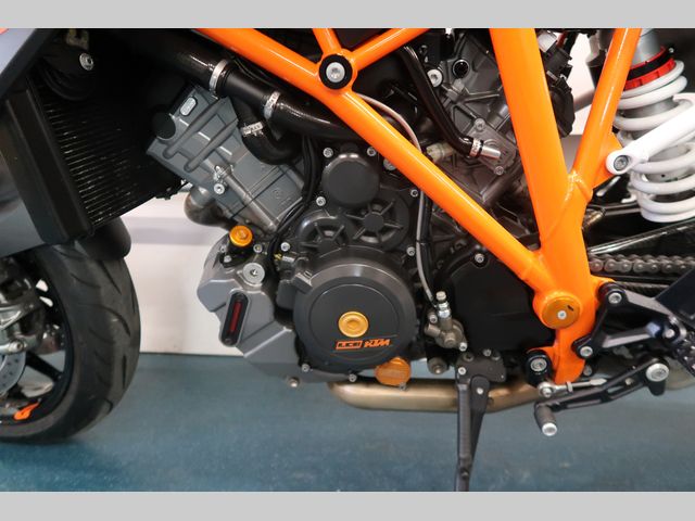 ktm - 1290-super-duke-r