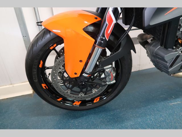 ktm - 1290-super-duke-r
