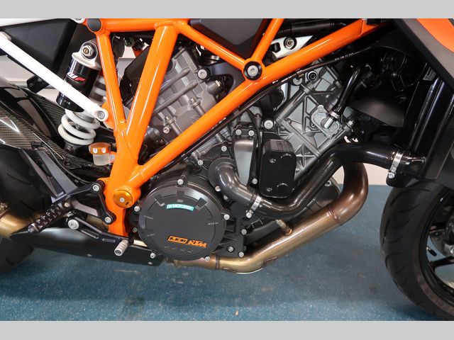 ktm - 1290-super-duke-r