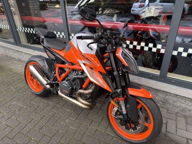 ktm - 1290-super-duke-r