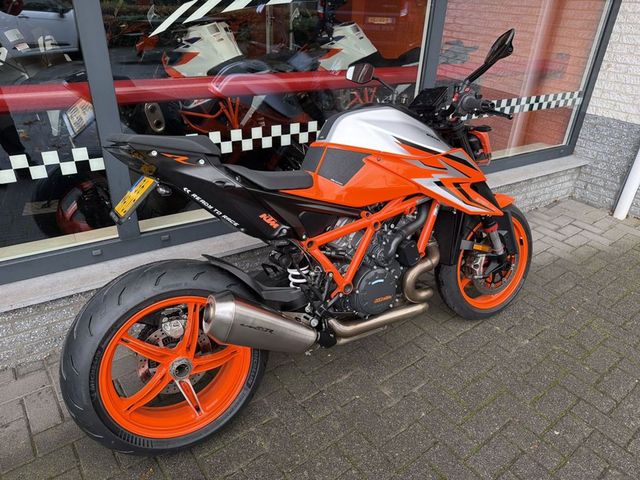 ktm - 1290-super-duke-r
