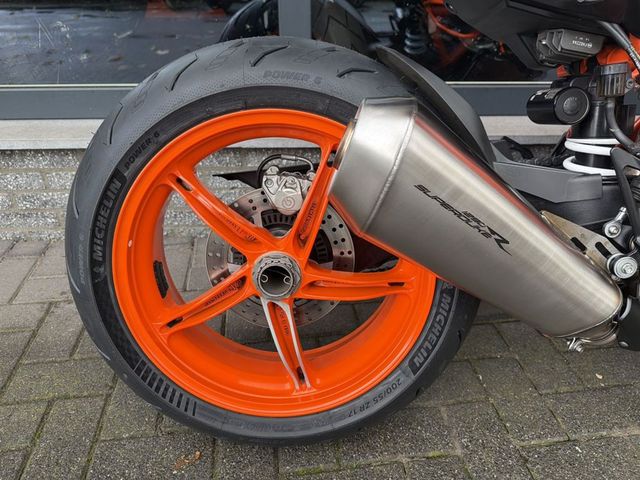 ktm - 1290-super-duke-r