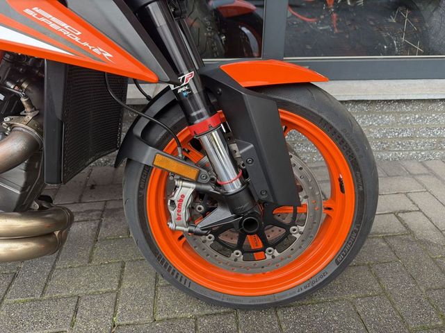 ktm - 1290-super-duke-r