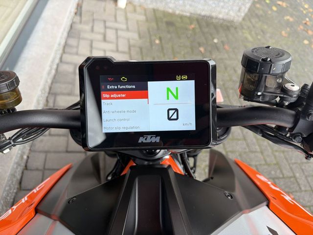 ktm - 1290-super-duke-r