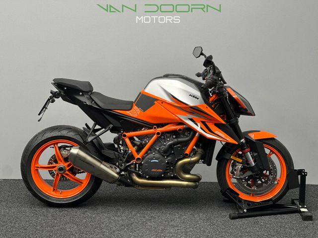 ktm - 1290-super-duke-r