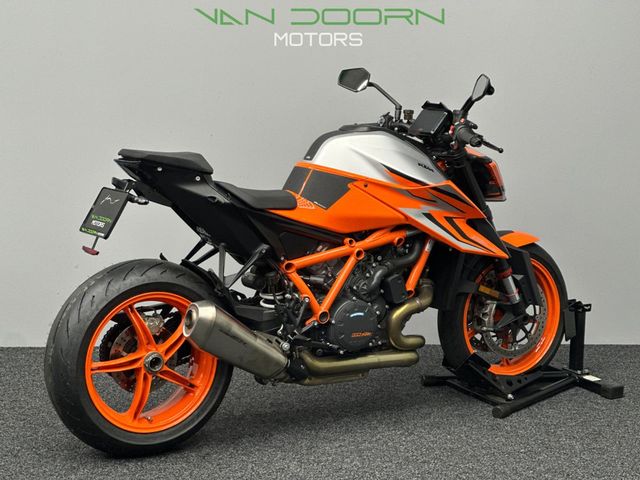 ktm - 1290-super-duke-r