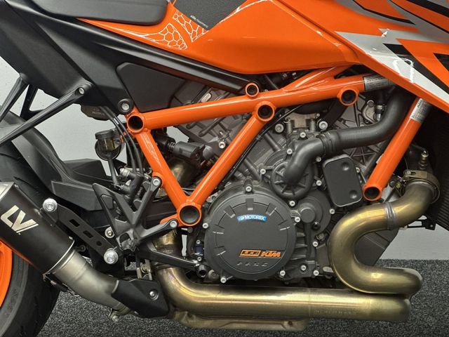 ktm - 1290-super-duke-r