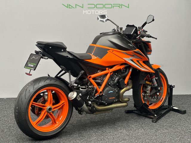 ktm - 1290-super-duke-r