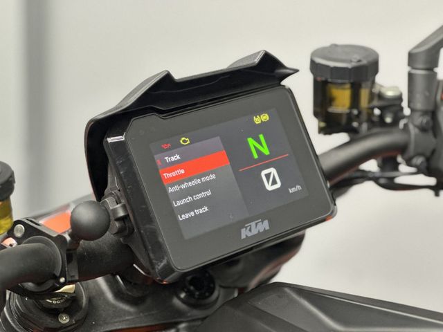 ktm - 1290-super-duke-r