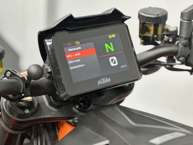 ktm - 1290-super-duke-r