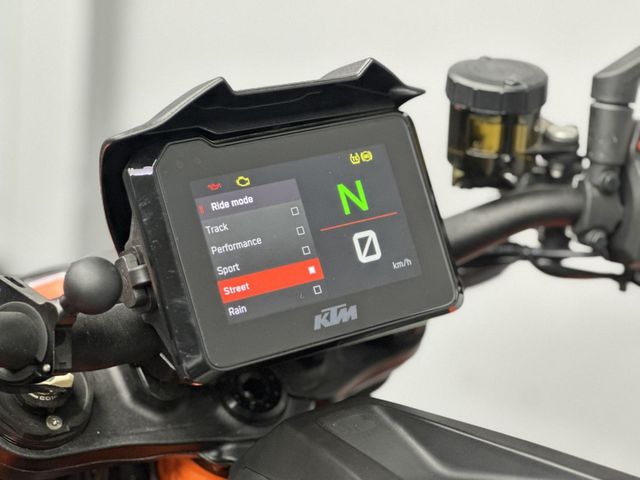 ktm - 1290-super-duke-r