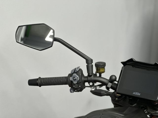 ktm - 1290-super-duke-r