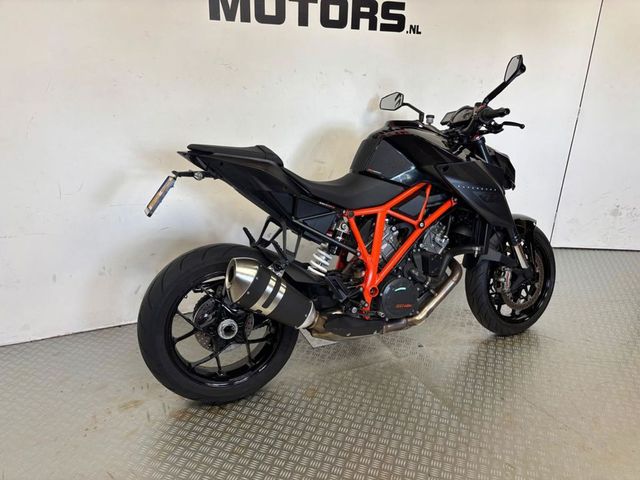ktm - 1290-super-duke-r