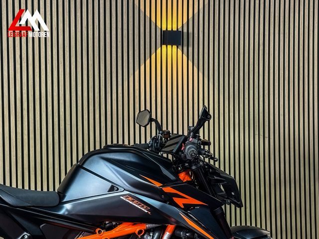 ktm - 1390-super-duke-r-evo