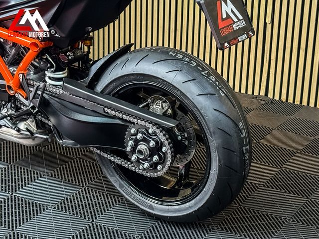 ktm - 1390-super-duke-r-evo