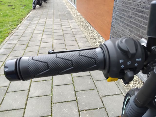 royal-enfield - guerrilla-450