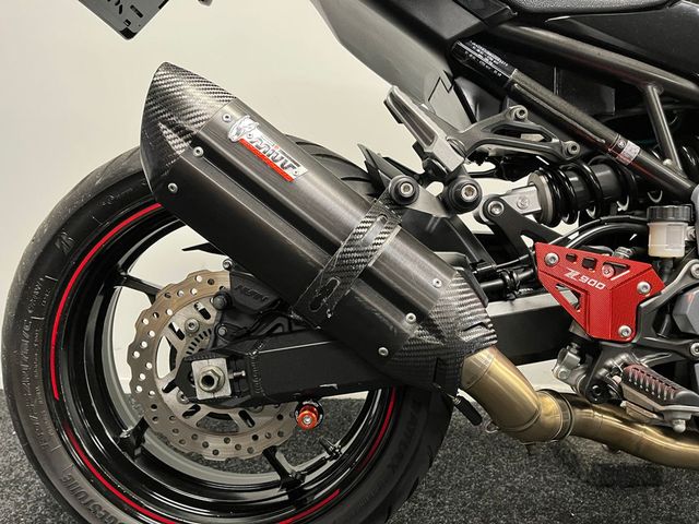 kawasaki - z900