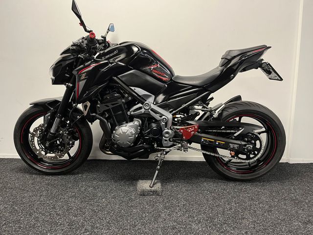 kawasaki - z900
