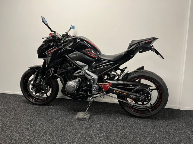 kawasaki - z900