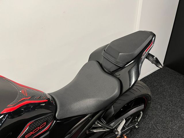 kawasaki - z900