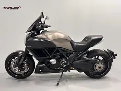 Ducati Diavel Titanium No 233/500 Limited Edition 2015 occasion – foto 7 van 18