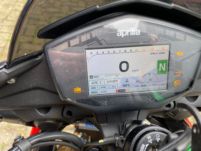 aprilia - tuono--v4-1100-factory