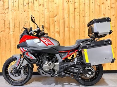 QJMOTOR SRT 600 SX TOURING – foto 4