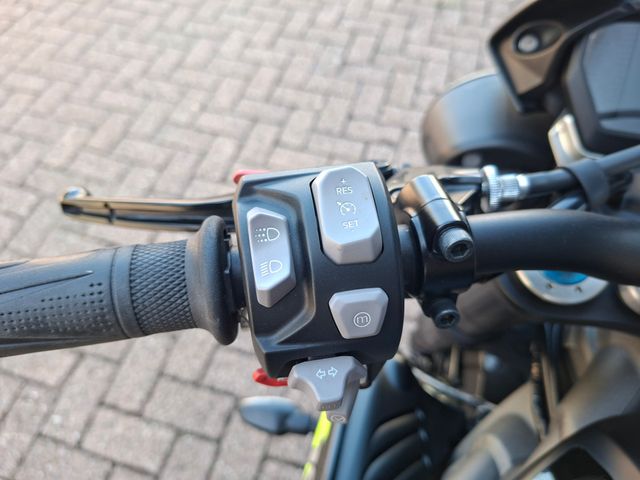 triumph - speed-triple-rs