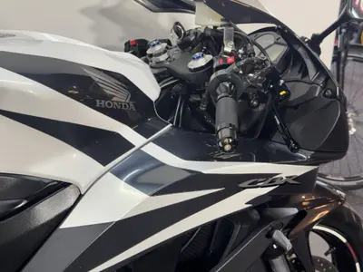 HONDA CBR 600 RR – foto 3