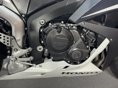 HONDA CBR 600 RR – foto 2
