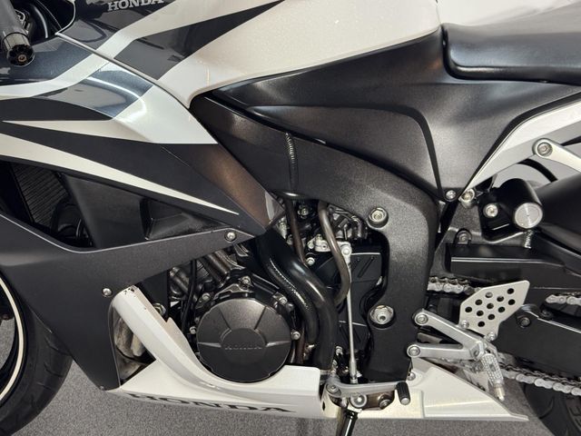 honda - cbr-600-rr-c-abs