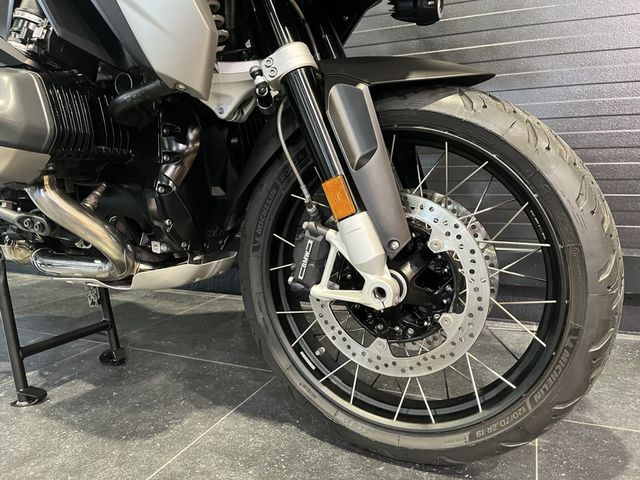 bmw - r-1250-gs-triple-black