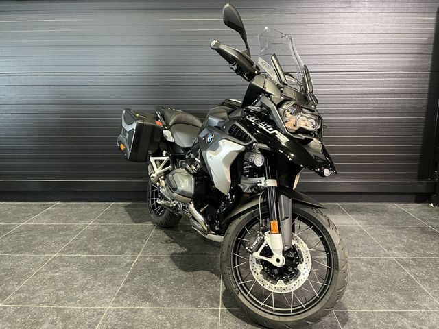 bmw - r-1250-gs-triple-black