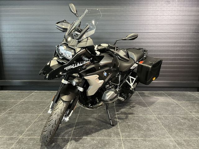 bmw - r-1250-gs-triple-black