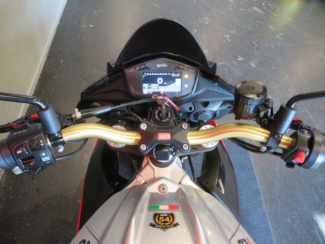 aprilia - tuono--v4-1100-factory