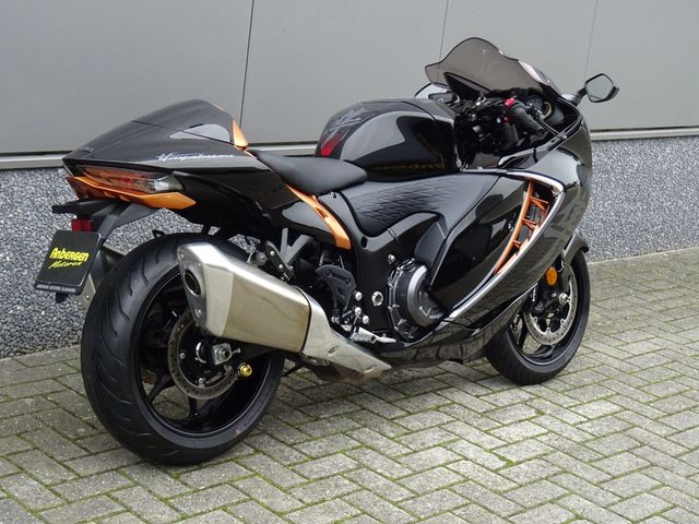 suzuki - gsx-r-1300-hayabusa