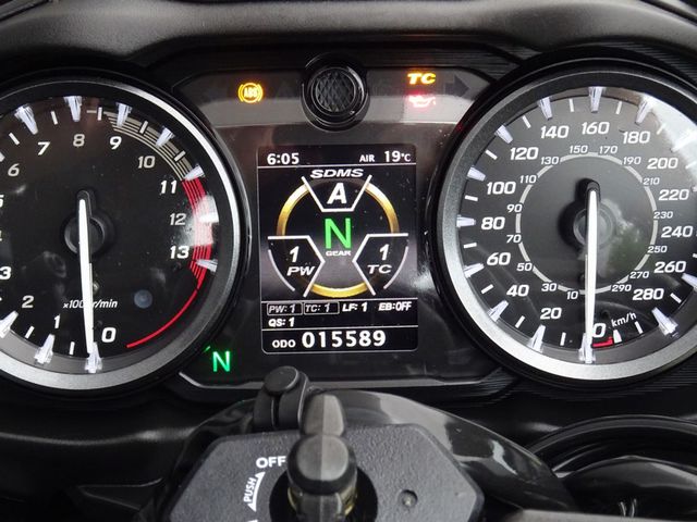 suzuki - gsx-r-1300-hayabusa